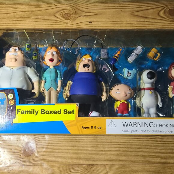 Family Guy Boxed Set (NEW) - Picture 3 of 6
